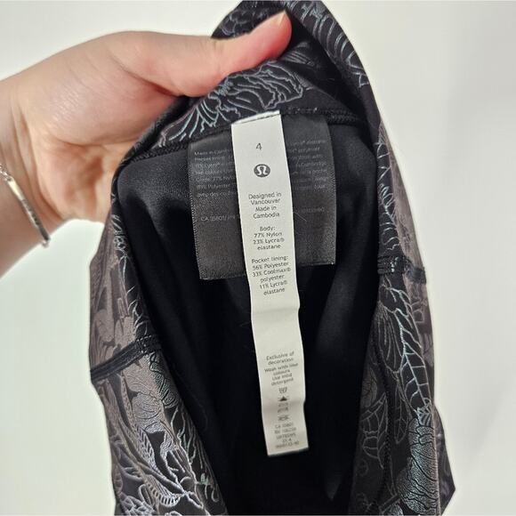 Lululemon Logo Flourish Black Iridescent 8" Foil Wunder Train High-Rise Short 4 - Picture 8 of 11
